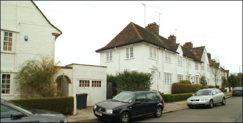 041 Erskine Hill a
